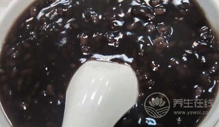 多吃黑米粥好處多  黑米粥的做法