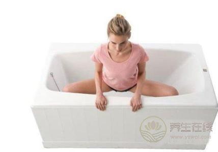 最潮的浴缸減肥瑜伽