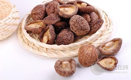 如何挑選干香菇?泡完干香菇的水千萬別倒 如何挑選干香菇?泡完干香菇的水千萬別倒