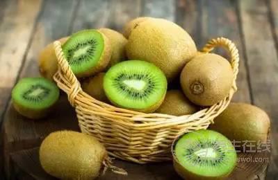 <a href=http://www.xllyou.com/jkys/ target=_blank class=infotextkey>養(yǎng)生</a>飲食禁忌 獼猴桃不能和七種食物一起吃 養(yǎng)生飲食禁忌 獼猴桃不能和七種食物一起吃