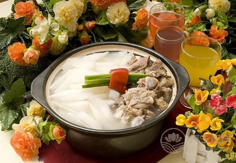 煲湯不是越久越養(yǎng)生 這些誤區(qū)你千萬別犯