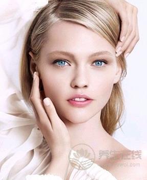 打造緊致小V臉就是這么簡單 瘦臉霜這樣用瘦出小臉蛋 打造緊致小V臉就是這么簡單 瘦臉霜這樣用瘦出小臉蛋