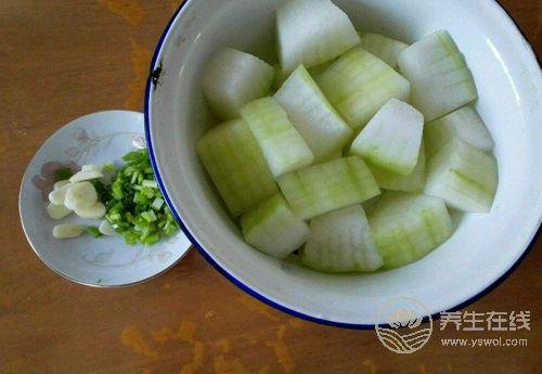 冬瓜的功效作用都很強,常吃冬瓜能消腫利尿改善血糖 冬瓜的功效作用都很強,常吃冬瓜能消腫利尿改善血糖