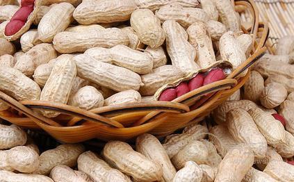 吃花生刺激胸部二次發(fā)育 推薦花生豐胸食譜