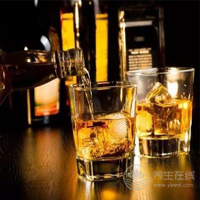 醫(yī)生提醒：空腹千萬(wàn)別亂吃，這些食物越吃腸胃越傷