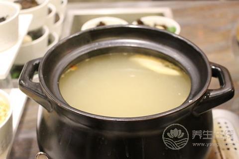 煲湯不是越久越養(yǎng)生 這些誤區(qū)你千萬別犯