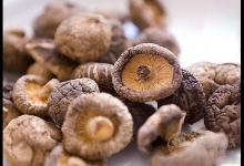 如何挑選干香菇?泡完干香菇的水千萬別倒