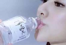 健康飲水好處多!喝這五種水健康加倍