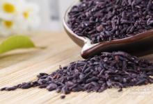女性不想提前衰老，3種黑色食物可多吃，家家常備