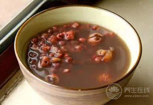 這幾種食物，能幫你緩解水腫，有需要的可以收藏！