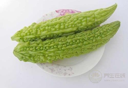 常吃苦瓜,對(duì)身體有這些好處,你了解多少呢? 常吃苦瓜,對(duì)身體有這些好處,你了解多少呢?