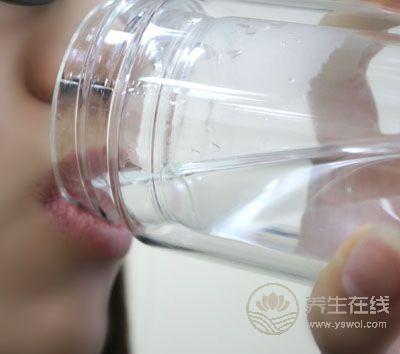 起床先刷牙還是先喝水?超9成人不知道 起床先刷牙還是先喝水?超9成人不知道