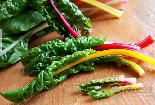 暖氣房太干燥,多吃補水食物 暖氣房太干燥,多吃補水食物