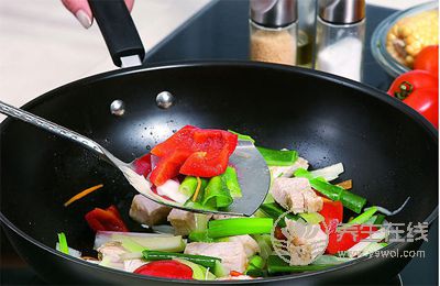 這些炒菜習慣易致癌 80%的人竟然都會犯 這些炒菜習慣易致癌 80%的人竟然都會犯