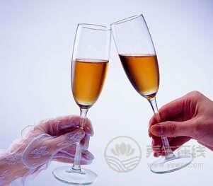 喝酒不吃肉-嚴(yán)重傷肝,喝酒的一些注意事項(xiàng)和解酒方 喝酒不吃肉-嚴(yán)重傷肝,喝酒的一些注意事項(xiàng)和解酒方