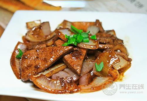 多吃6種食物,擺脫“熊貓眼” 多吃6種食物,擺脫“熊貓眼”