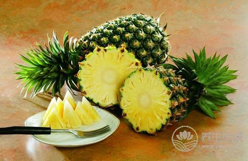 為什么吃菠蘿前要先用鹽水泡過(guò)呢