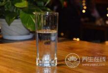 早上一杯水怎么喝最健康?