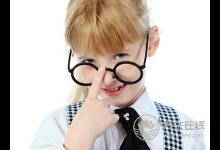 戴眼鏡會讓眼睛往外凸，是真的嗎