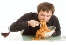 吃飯別太快，太快容易發胖還對身體不好