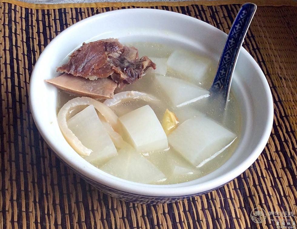 豬皮湯怎么做 豬皮湯的功效 豬皮湯怎么做 豬皮湯的功效