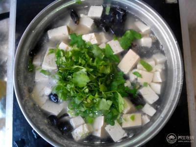 木耳豆腐湯詳細(xì)做法及功效詳解