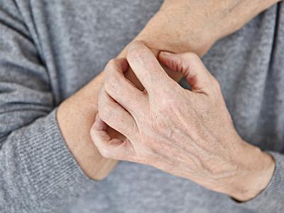 舊傷的疤癢應(yīng)該采取什么方法解決