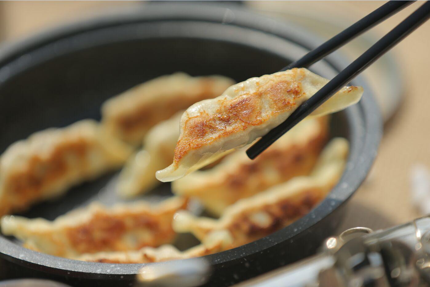 牛肉鍋貼的內餡怎么搭配會更好吃 牛肉鍋貼的內餡怎么搭配會更好吃
