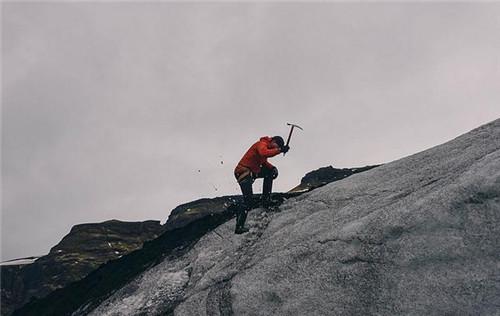 爬山時穿什么衣服更合適 適合爬山的季節 爬山時穿什么衣服更合適 適合爬山的季節