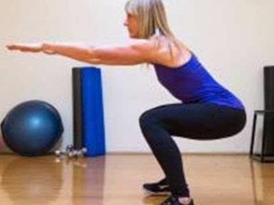 深蹲的姿勢以及深蹲技巧如何練習(xí)