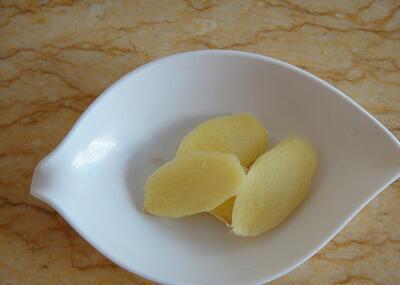 在肚臍附近貼一片姜會有哪些作用