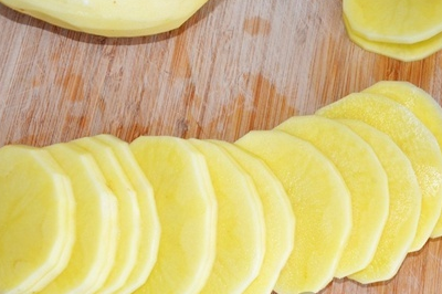 使用生土豆片是否可以達到消炎的目的