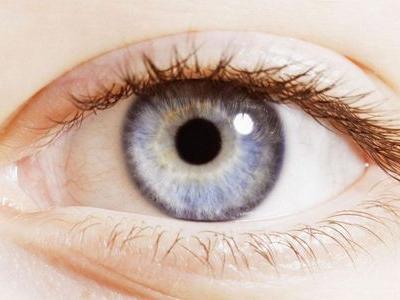 眼睛里為什么會出現長結石的情況
