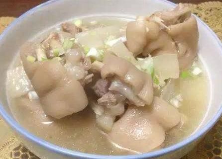 蘿卜豬腳湯應該怎么做營養效果更好-易網健康<a href=http://www.xllyou.com/jkys/ target=_blank class=infotextkey>養生</a>網 蘿卜豬腳湯應該怎么做營養效果更好