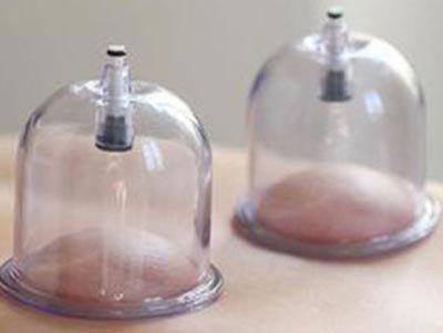 拔罐的時(shí)候身體上的哪些位置不能拔-易網(wǎng)<a href=http://www.xllyou.com/ target=_blank class=infotextkey>健康養(yǎng)生</a>網(wǎng) 拔罐的時(shí)候身體上的哪些位置不能拔