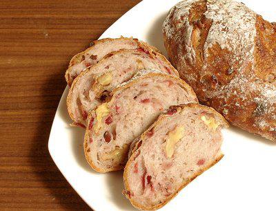 吃一份粗糧面包的大致熱量有多少-易網(wǎng)健康<a href=http://www.xllyou.com/jkys/ target=_blank class=infotextkey>養(yǎng)生</a>網(wǎng) 吃一份粗糧面包的大致熱量有多少