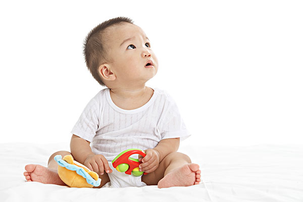 寶寶正常學會走路的年齡應該是多大-易網健康<a href=http://www.xllyou.com/jkys/ target=_blank class=infotextkey>養生</a>網 寶寶正常學會走路的年齡應該是多大