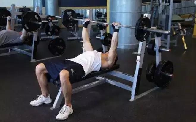 有哪幾種比較適合男生的健身方法-易網<a href=http://www.xllyou.com/ target=_blank class=infotextkey>健康養生</a>網 有哪幾種比較適合男生的健身方法