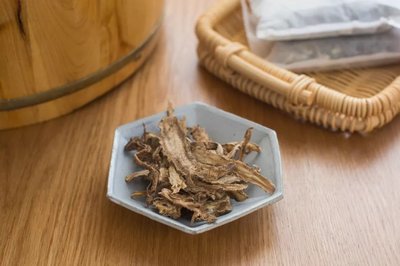 秋季泡腳的最佳時間是在哪個時間段-易網<a href=http://www.xllyou.com/ target=_blank class=infotextkey>健康養生</a>網 秋季泡腳的最佳時間是在哪個時間段