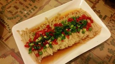 油淋金針菇需要準備哪些材料以及做法-易網(wǎng)健康<a href=http://www.xllyou.com/jkys/ target=_blank class=infotextkey>養(yǎng)生</a>網(wǎng) 油淋金針菇需要準備哪些材料以及做法