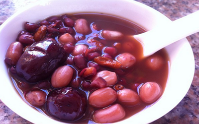 如何通過(guò)每一天的飲食來(lái)改善貧血-易網(wǎng)健康<a href=http://www.xllyou.com/jkys/ target=_blank class=infotextkey>養(yǎng)生</a>網(wǎng) 如何通過(guò)每一天的飲食來(lái)改善貧血