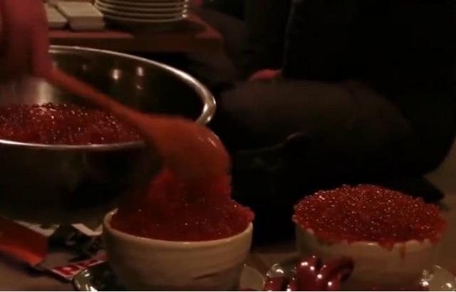 自己在家自制魚子醬蓋飯應(yīng)該怎么做