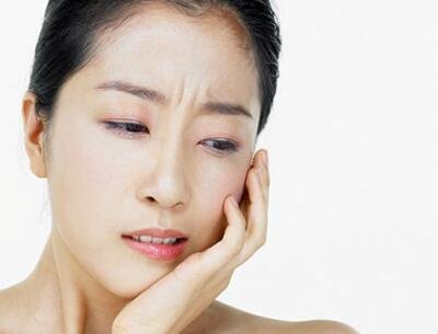 神經疼痛是由于哪些原因所引起的-易網健康<a href=http://www.xllyou.com/jkys/ target=_blank class=infotextkey>養生</a>網 神經疼痛是由于哪些原因所引起的