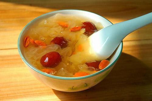 六種食物女性應該多吃的補充氣血食物-易網健康<a href=http://www.xllyou.com/jkys/ target=_blank class=infotextkey>養生</a>網 六種食物女性應該多吃的補充氣血食物