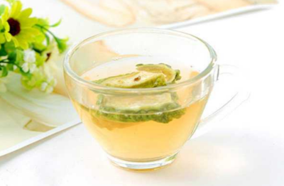 苦瓜片泡水對(duì)身體的好處是否適合經(jīng)常喝-易網(wǎng)健康<a href=http://www.xllyou.com/jkys/ target=_blank class=infotextkey>養(yǎng)生</a>網(wǎng) 苦瓜片泡水對(duì)身體的好處是否適合經(jīng)常喝