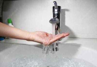 長期喝燒開的自來水對身體好不好-易網健康<a href=http://www.xllyou.com/jkys/ target=_blank class=infotextkey>養生</a>網 長期喝燒開的自來水對身體好不好