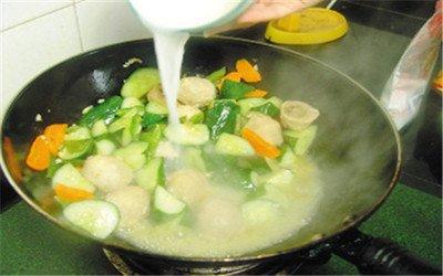 做菜勾芡需要用涼水還是要用熱水