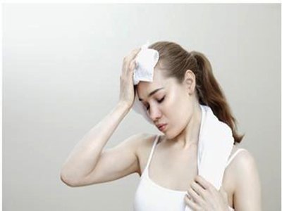 身體流汗可不可以達到排濕氣的目的-易網<a href=http://www.xllyou.com/ target=_blank class=infotextkey>健康養生</a>網 身體流汗可不可以達到排濕氣的目的