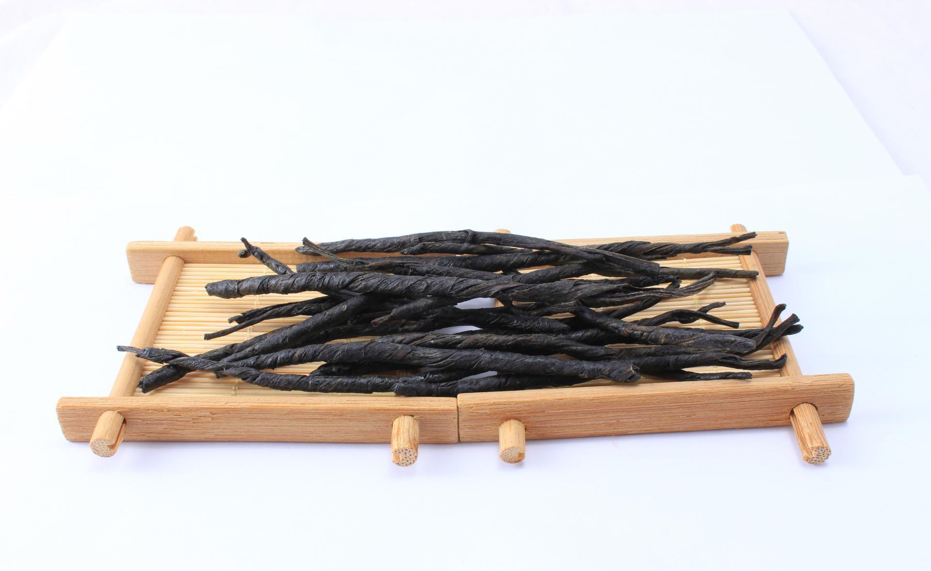 苦丁茶的功效與作用以及喝苦丁茶禁忌-易網健康<a href=http://www.xllyou.com/jkys/ target=_blank class=infotextkey>養生</a>網 苦丁茶的功效與作用以及喝苦丁茶禁忌