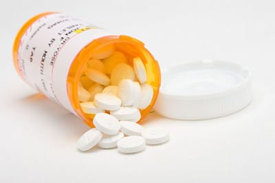 降脂藥分為哪些種類吃降脂藥是否會傷到肝臟-易網(wǎng)健康<a href=http://www.xllyou.com/jkys/ target=_blank class=infotextkey>養(yǎng)生</a>網(wǎng) 降脂藥分為哪些種類吃降脂藥是否會傷到肝臟